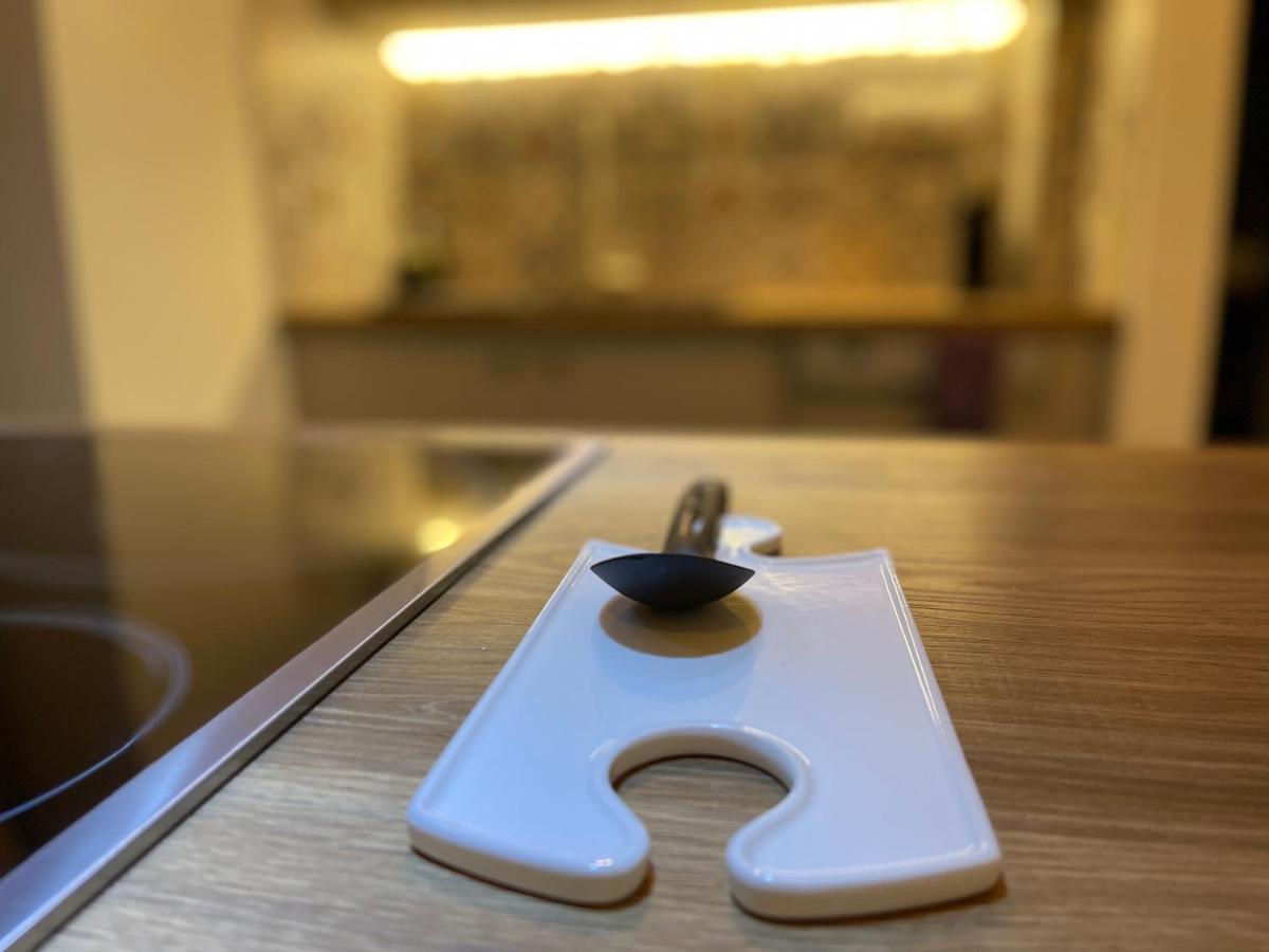 Christina-Anna Athens City Center Walking Distance To Everywhere And Acropolis, In One Of The Most Favorable Locations By National Gardens And Zoo, Hellenic Parliament In Syntagma And Stylish Exquisite Kolonaki Cozy Renovated Apartment Zewnętrze zdjęcie